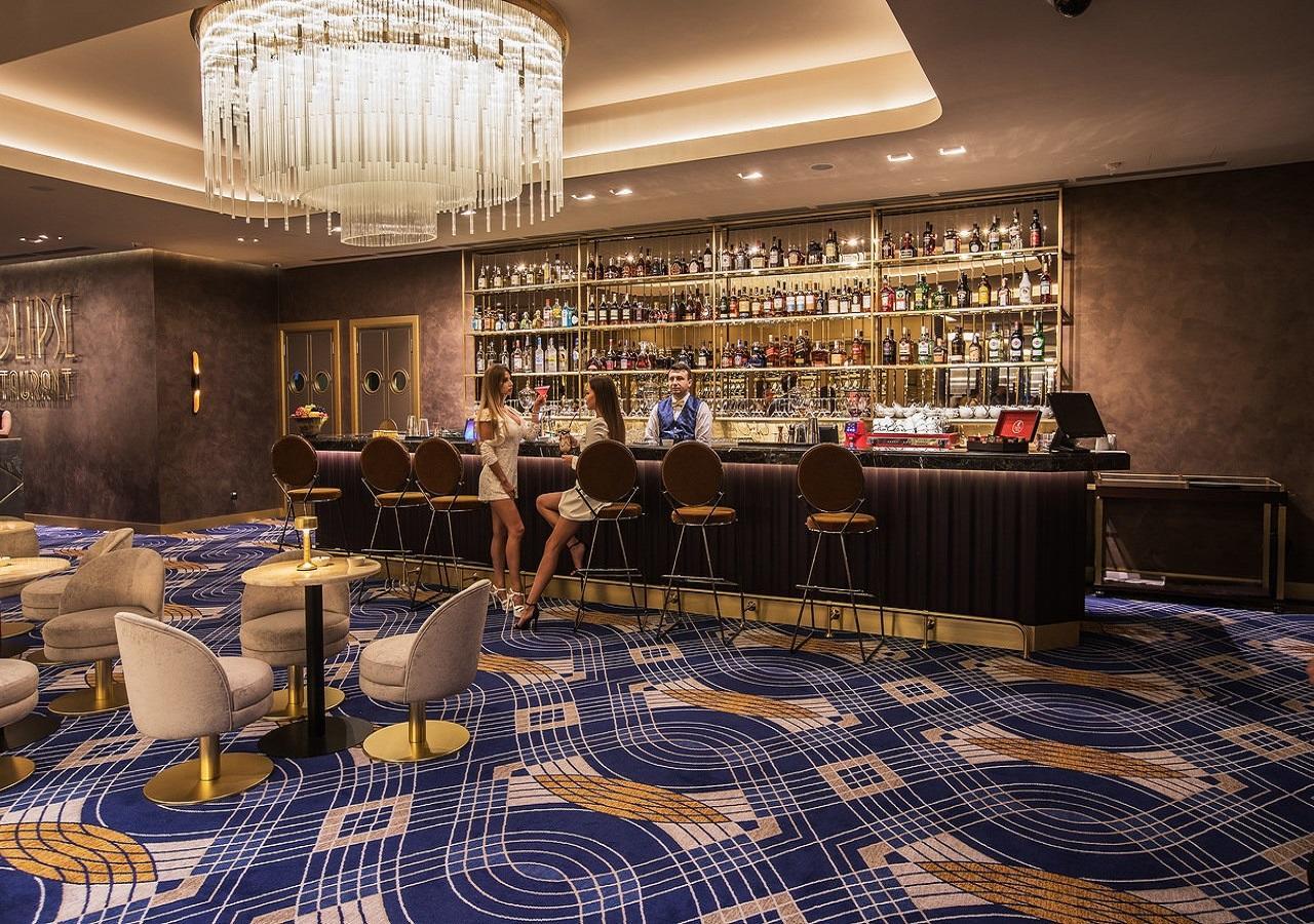 Euphoria Batumi Convention & Casino Hotel Luaran gambar The Bar