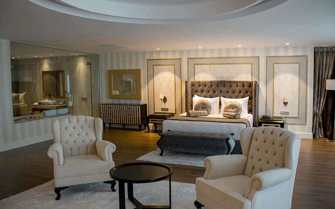 Euphoria Batumi Convention & Casino Hotel Luaran gambar A suite at the Mandarin Oriental, Bangkok