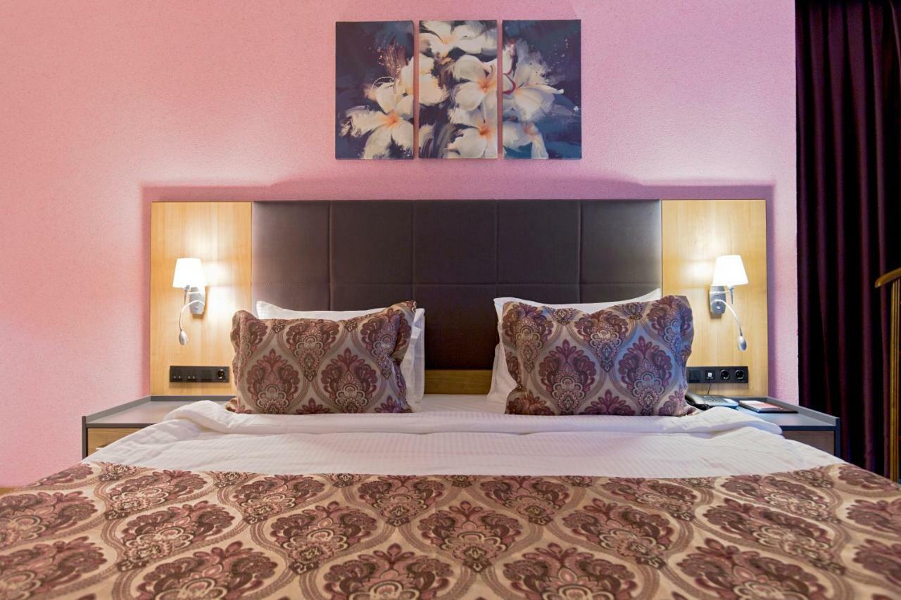 Euphoria Batumi Convention & Casino Hotel Luaran gambar