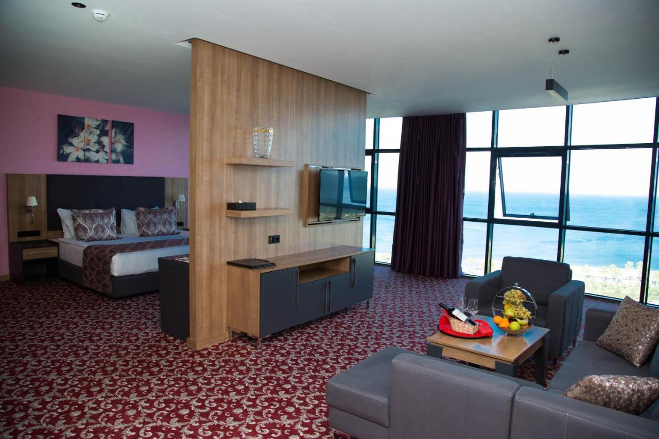 Euphoria Batumi Convention & Casino Hotel Luaran gambar