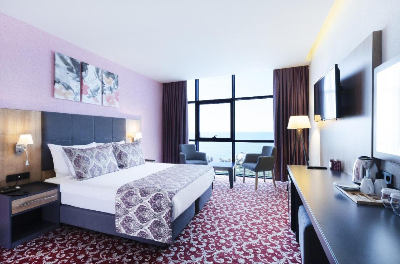 Euphoria Batumi Convention & Casino Hotel Luaran gambar